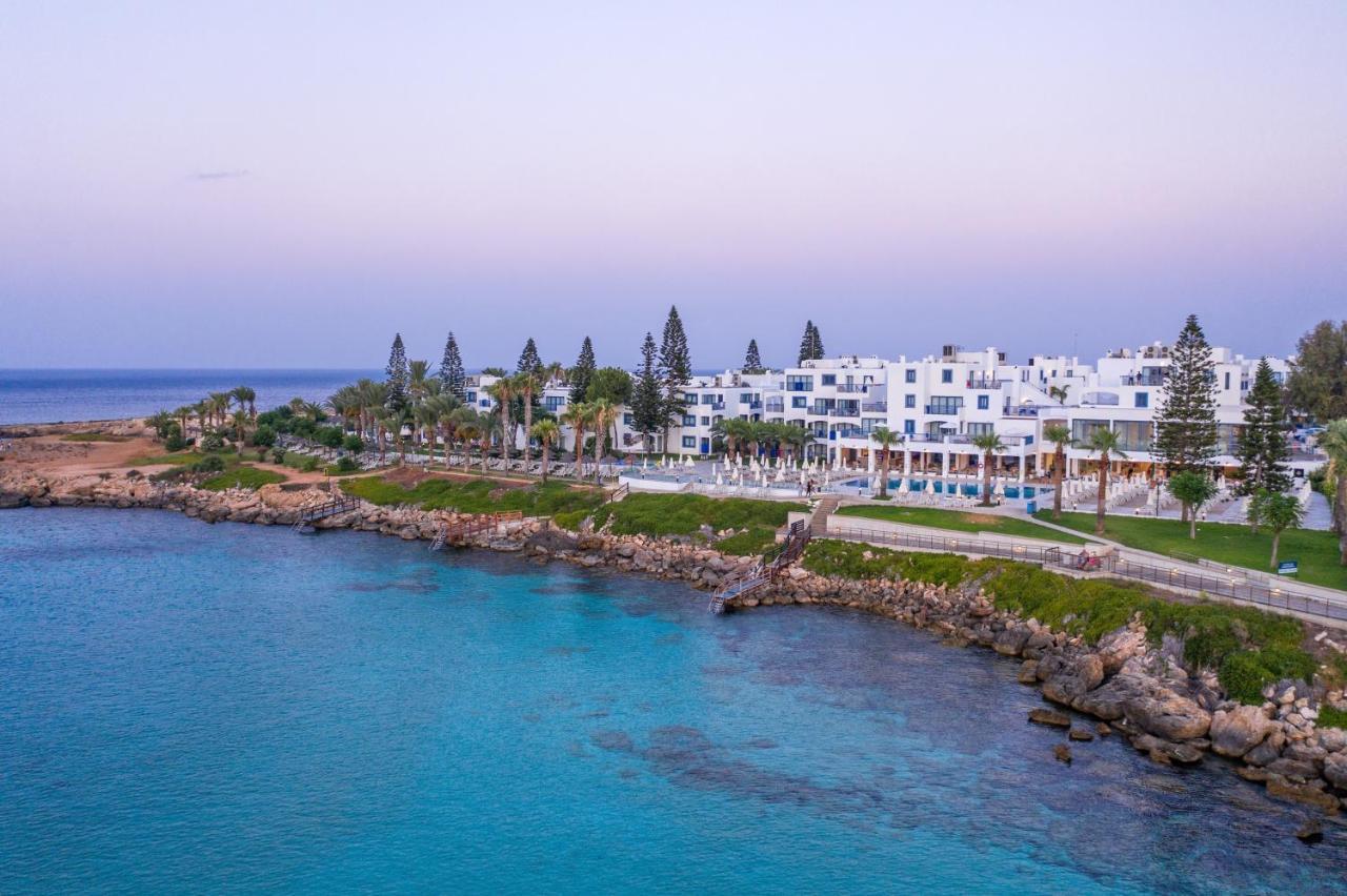 Nausicaa Beach Hotell Protaras Exteriör bild