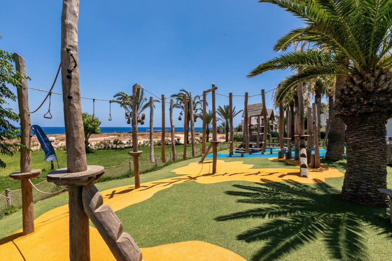Nausicaa Beach Hotell Protaras Exteriör bild